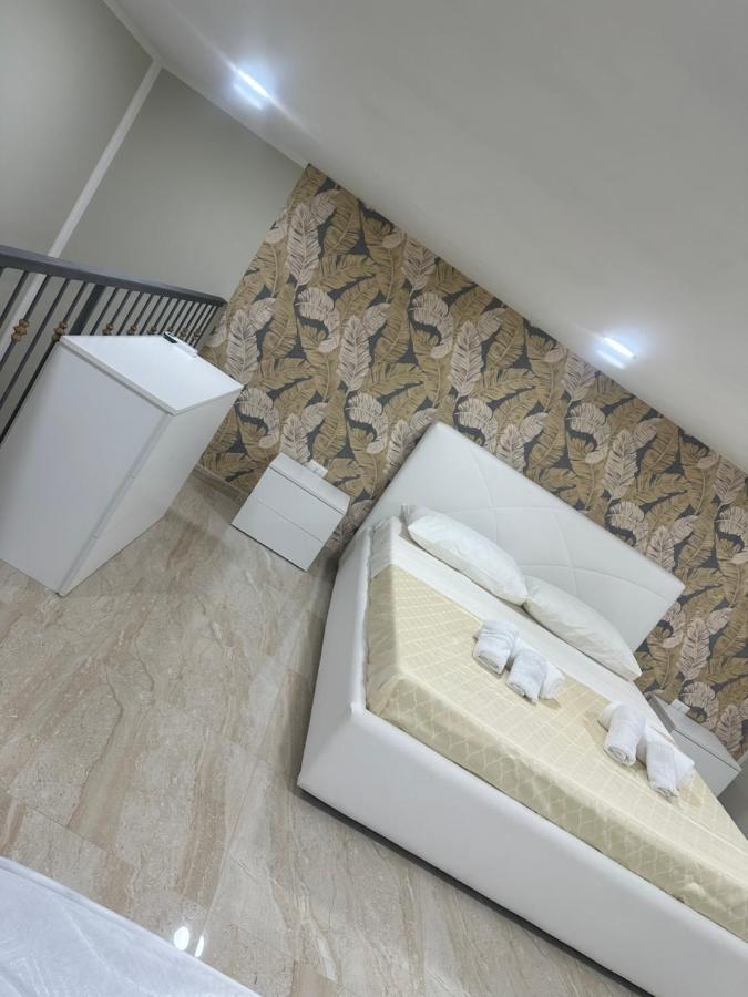 A.D.M Bed and Breakfast Neapel Exteriör bild